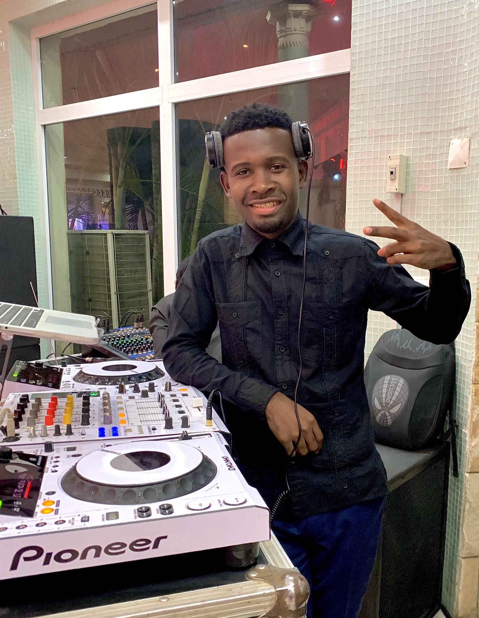 Serviço DJ Chiquinho Remitente